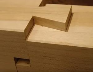 Скрытые клиновые соединения в массиве: расчет угла клина