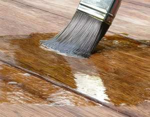 Обработка дерева яхтным лаком: состав, какой выбрать, преимущества, приемы нанесения