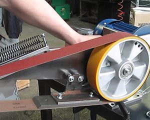 Как работать с лентой для шлифовального станка: оптимальные настройки для разных пород древесины