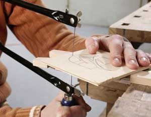 Сравнение ручной и машинной обработки древесины для мелких серий и индивидуальных заказов