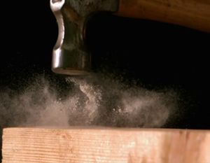 Предотвращение растрескивания при забивании гвоздей близко к краю