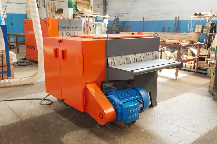 Многопильный одновальный кромкообрезной станок  «ТРИУМФ» М1000