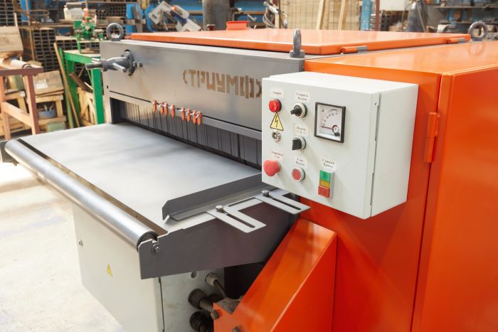 Многопильный одновальный кромкообрезной станок  «ТРИУМФ» М1000