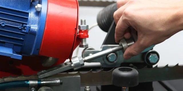 Станок для автоматической заточки ленточных пил Astron FP