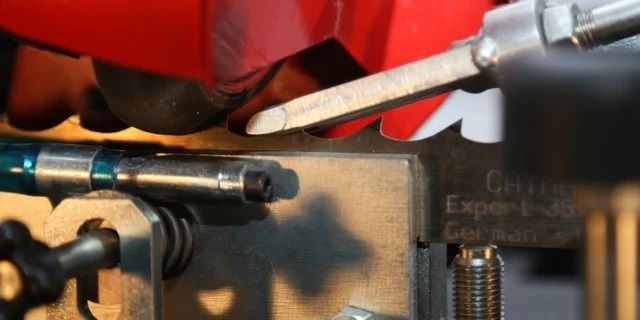 Станок для автоматической заточки ленточных пил Astron FP