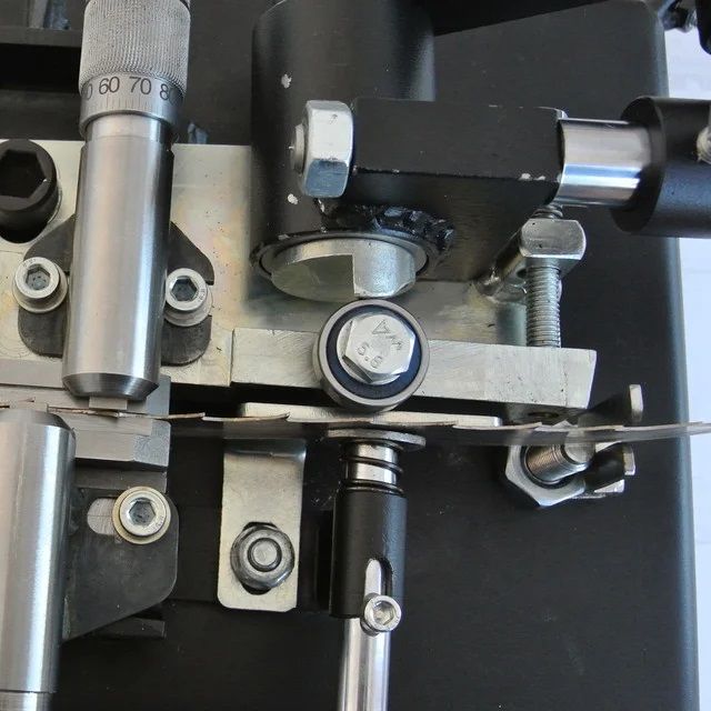 Разводной станок для ленточных пил RWN