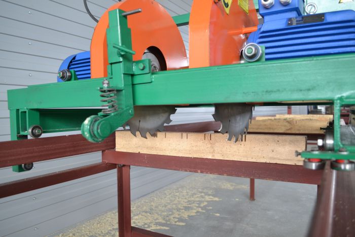 Кромкообрезной станок Алтаи?-011-1 двухпильный электрический