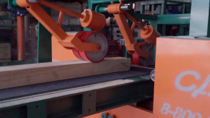 Станок ленточнопильный делительный для распиловки лафета и бруса СД1М