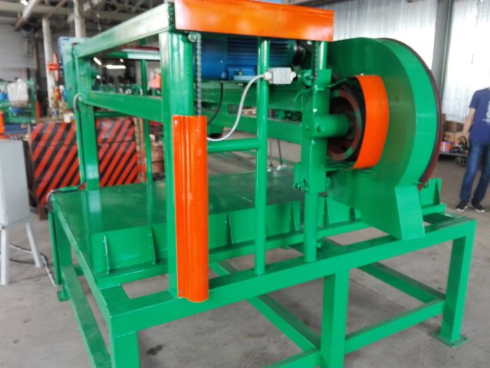 Станок ленточнопильный для разбора поддонов Л-1200-РП