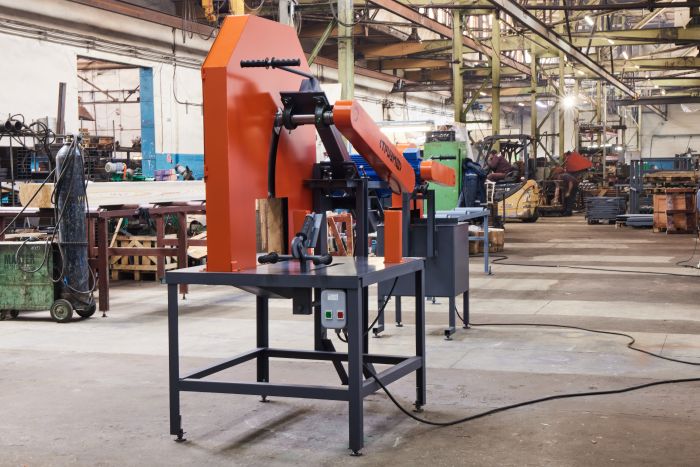 Торцовочный станок маятникого типа «ТРИУМФ» Т8